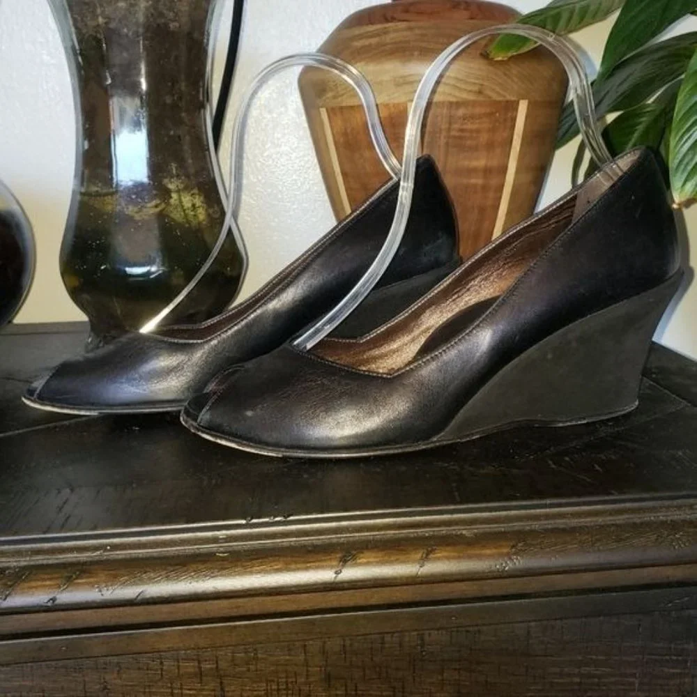 Taryn Rose Wedge Peep Toe Heels Size 38